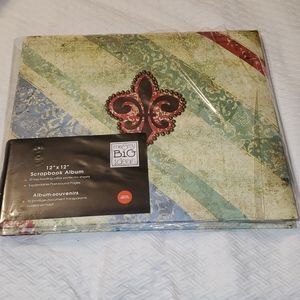 12"x12" Scrapbook album. New!